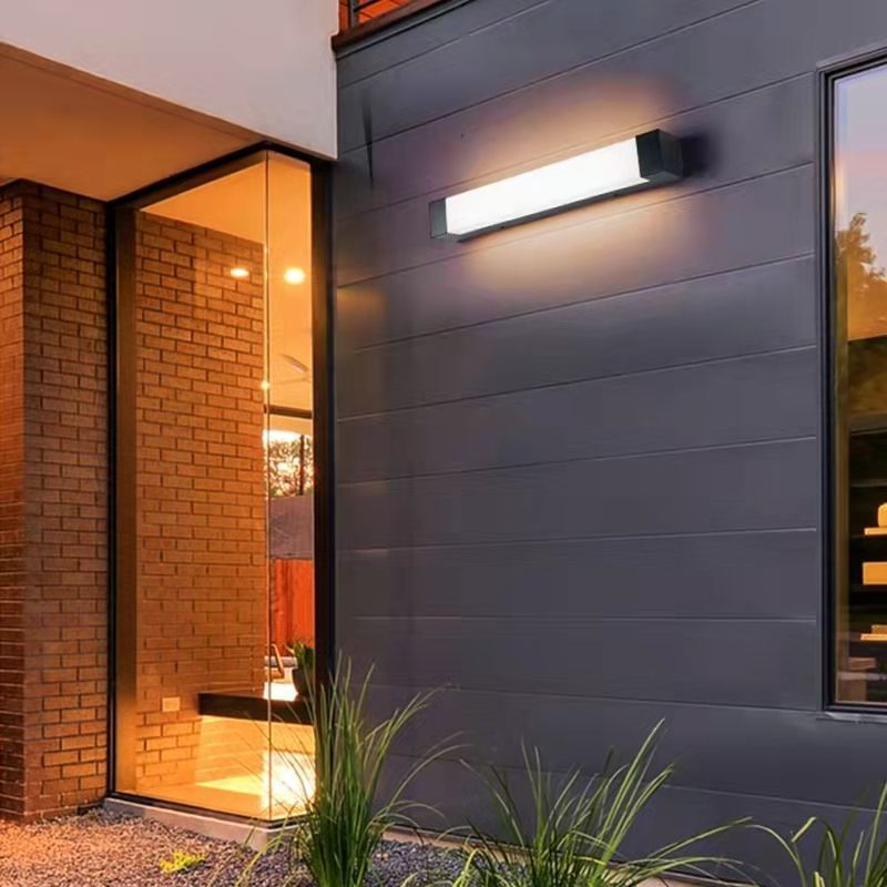 Linear Outdoor Wall Lamp