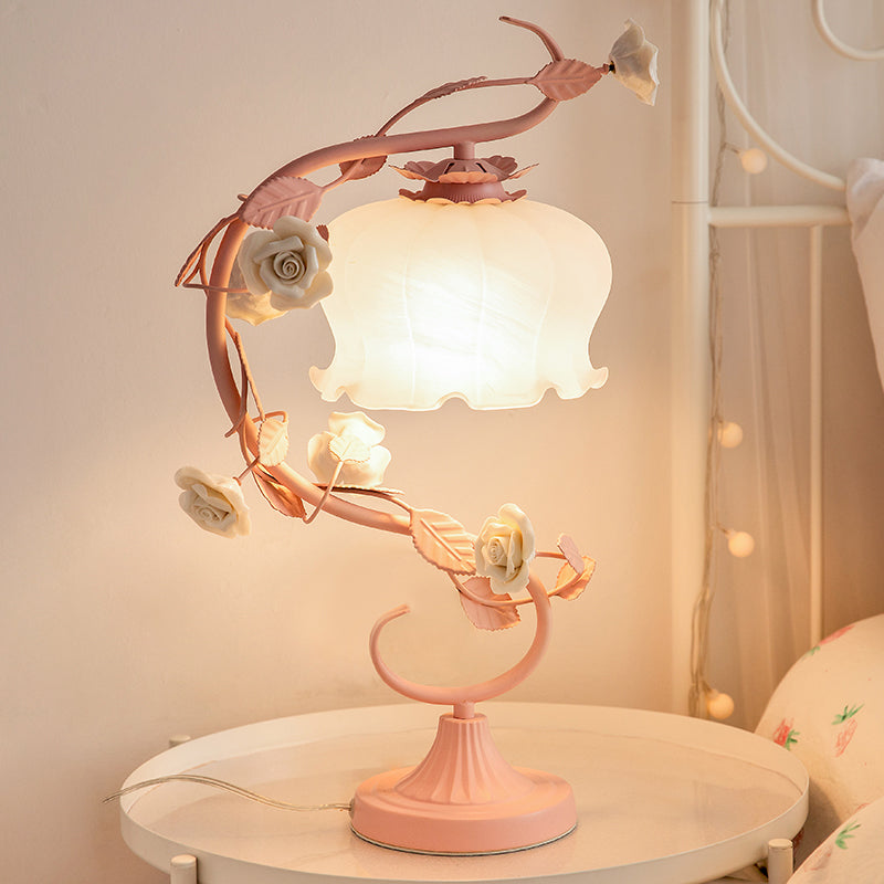 RosaGlo™ - Stylish covered Rose lamp
