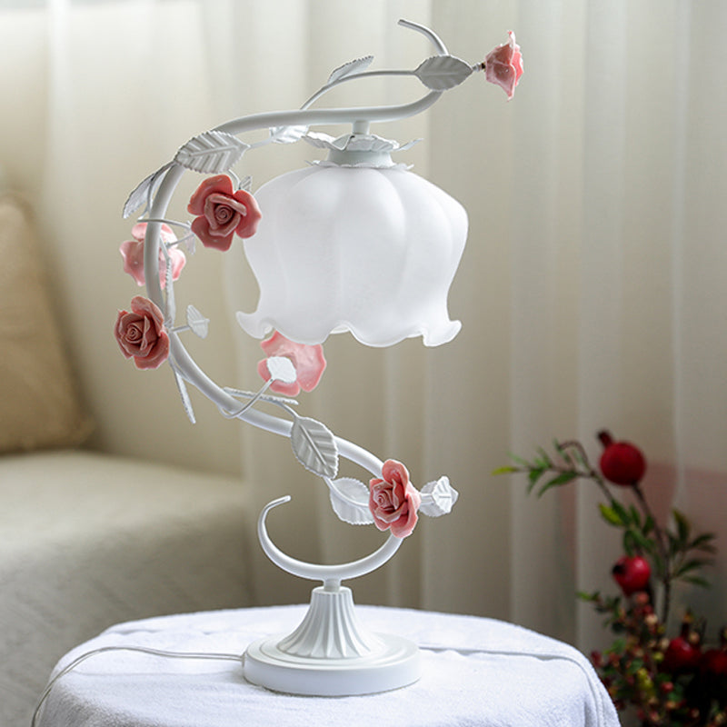 RosaGlo™ - Stylish covered Rose lamp