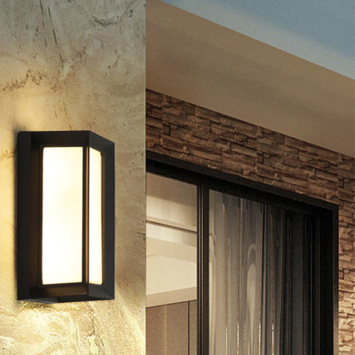 Black & White Outdoor Wall Lamp