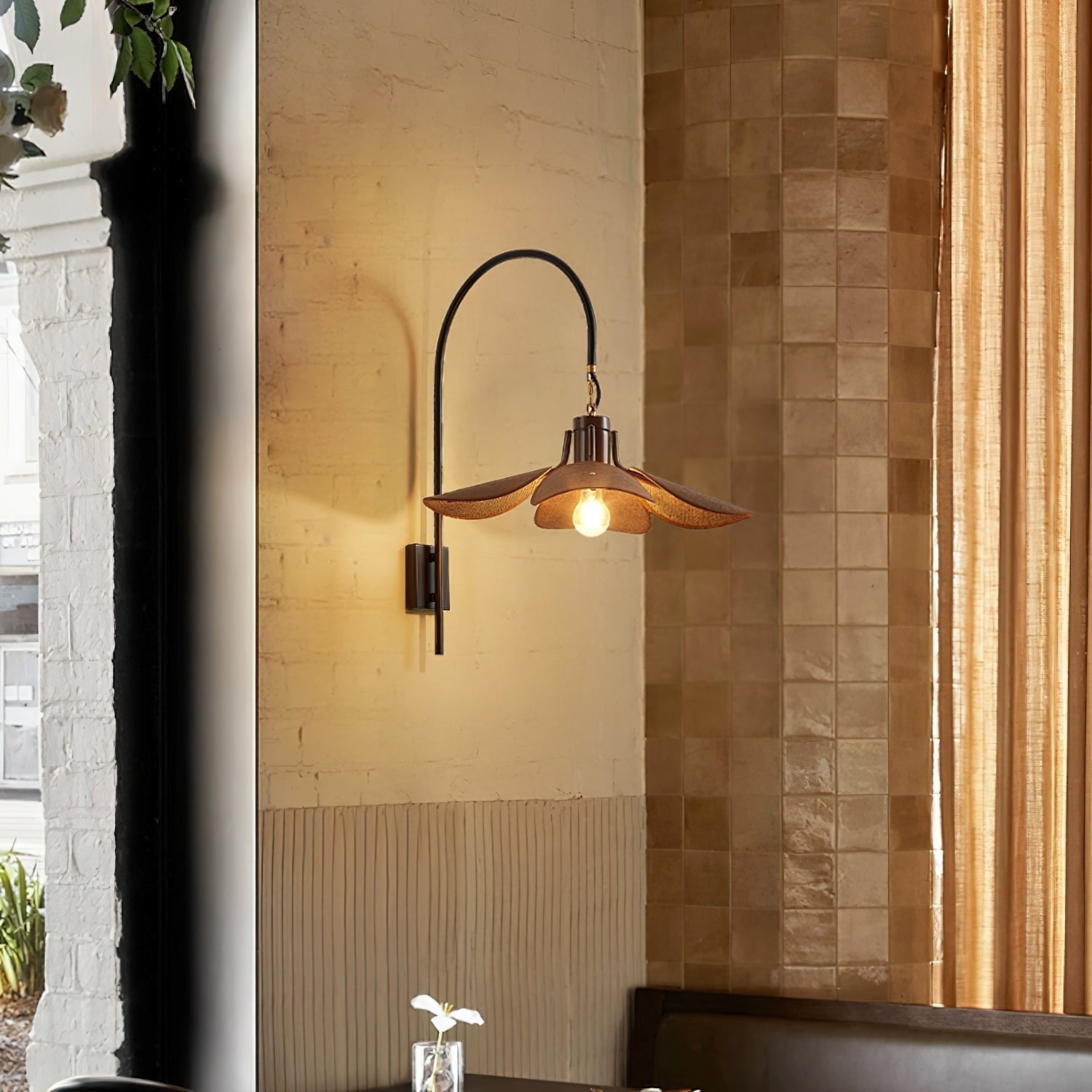 Petal Bloom Wall Lamp