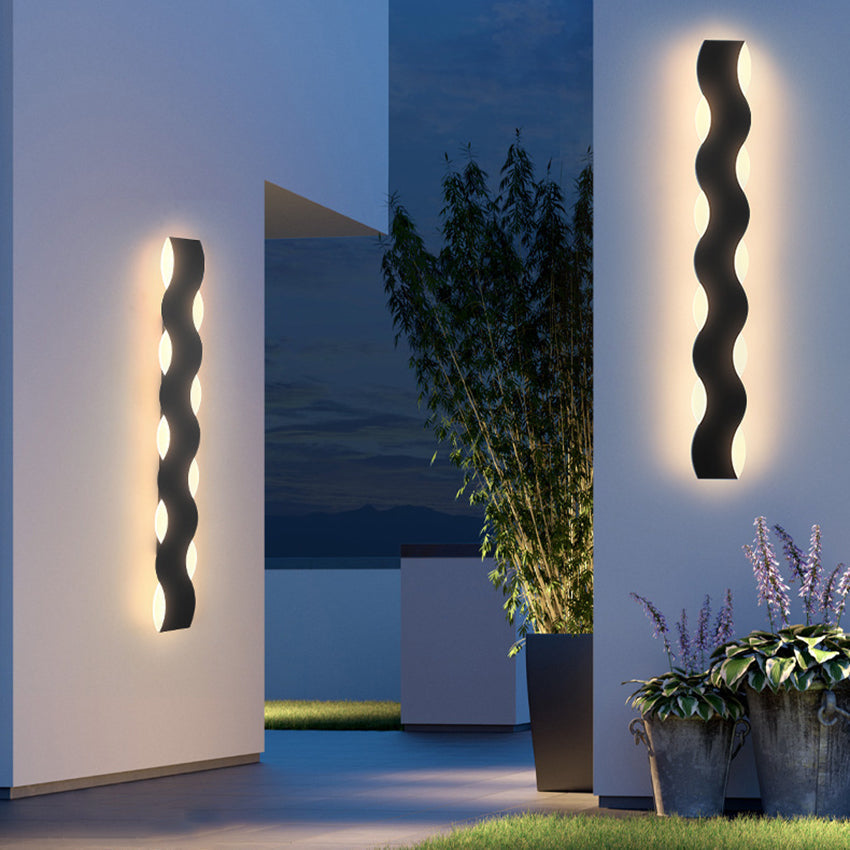 Wave Shaped Outdoor Wall Lamp