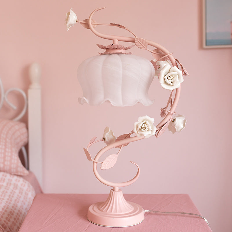 RosaGlo™ - Stylish covered Rose lamp