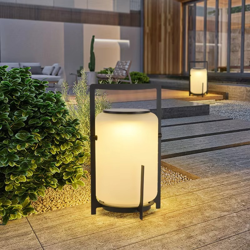 Solar-powered Patio Lamp